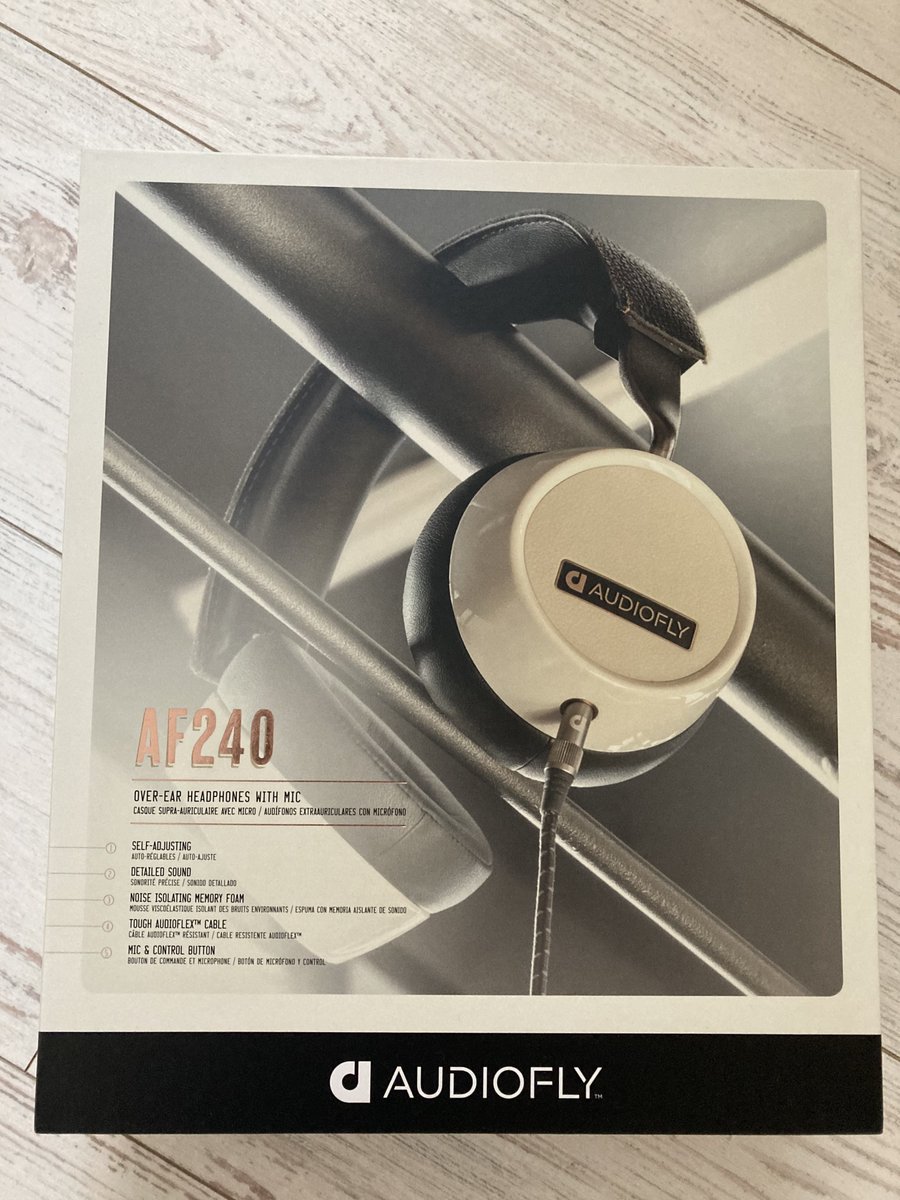 MACHIKOu_Noel's tweet photo. my new gear…🎧✨
#mynewgear #audiofly https://t.co/KXm7PfXRC1