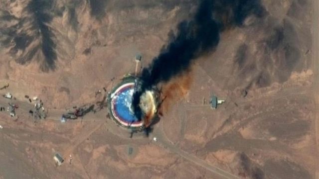 كانت طائرة U-2 في سنوات الحرب الباردة أساس الاستخبارات الجوية (USAF) ووكالة المخابرات الامريكية(CIA) حيث كانت تطير ما بين 70 إلى 80 الف قدم فوق مستوى سطح البحر ومصبوغه بطلاء Iron Ball الماص للإشعاع لتجنب كشفها من الرادارات الأعداء ومزودة بكاميرا تخرج لنا صور دقتها أفضل من Google