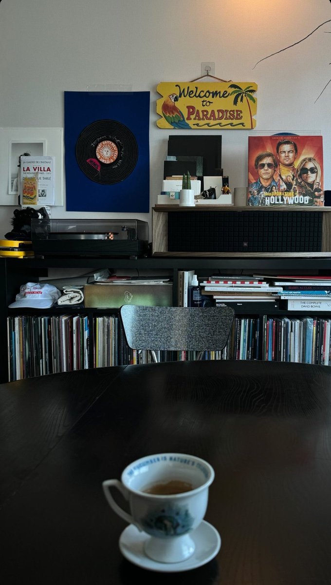 Morning vibes with a warm cup of tea and fresh fruits to start the weekend right. Setting the vibe for a chilled-out weekend ahead. Have a good weekend everyone!