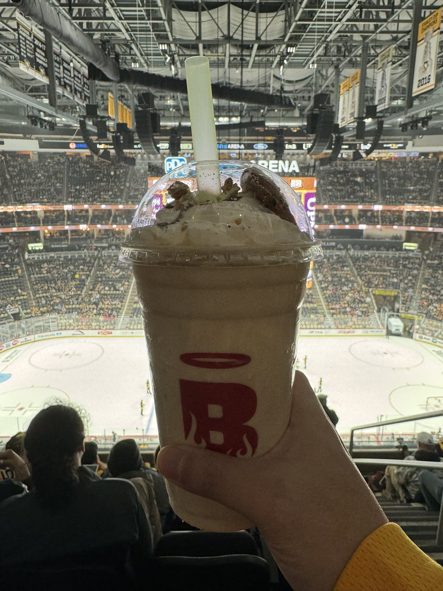Shoutout to the <a href="/penguins/">Pittsburgh Penguins</a>  <a href="/PensEats/">PensEats</a> team for the fastest 💨 order in any concession stand on the continent. This <a href="/BurgatoryBar/">Burgatory Bar</a> Cookie 🍪 Monster shake came in 10 seconds 

#LetsGoPens