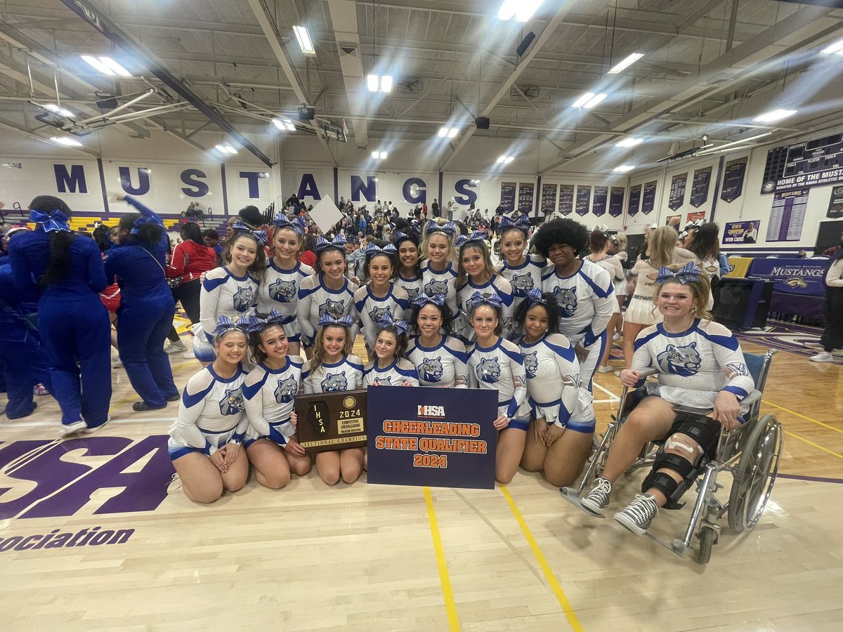 vhhscheer1's tweet photo. This team 🥹 Thru every challenge, every bit of the adversity we have faced brought us to this moment. 2024 Sectional Champs! State Here We Come! You’ve earned this Cougars!!!! https://t.co/HnXvaG143d
