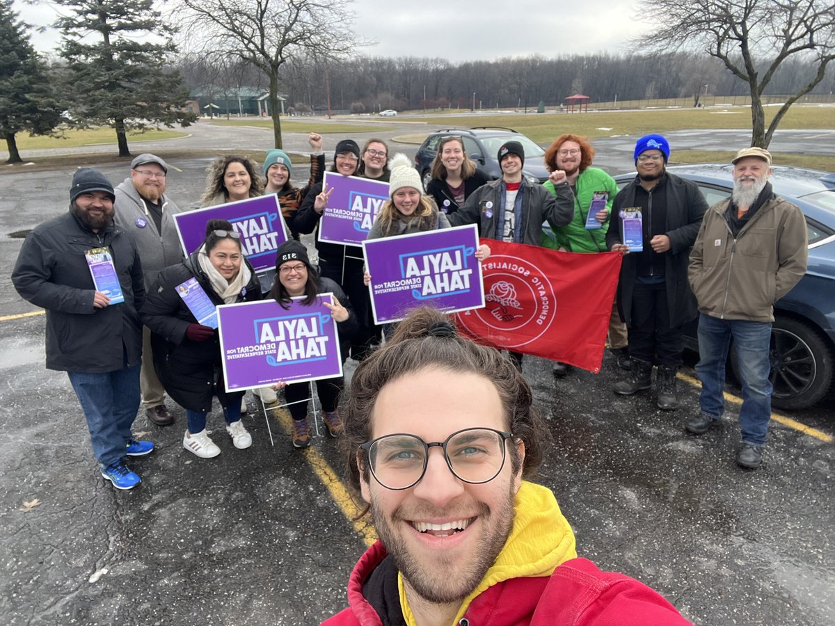 Huge shoutout to these amazing volunteers who came out and knocked doors with us today (especially our comrades from <a href="/ChicagoDSA/">Chicago DSA 🌹</a>)! 💪 #peoplepowered #grassroots