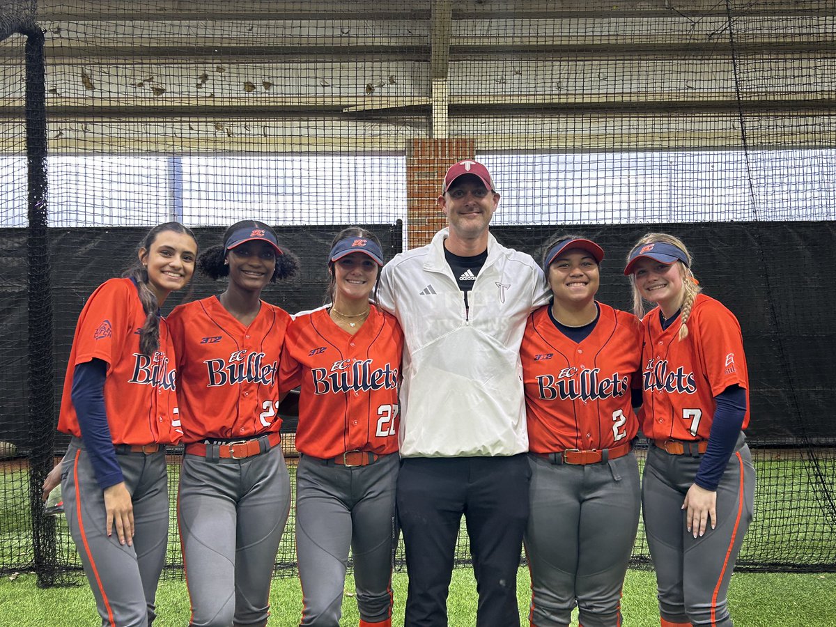 AvaNorsworthy25's tweet photo. A little rain didn’t stop me from having an amazing time at @TroyTrojansSB camp.  So so grateful to @e_newellcoach @AnnaShelnutt @NateTompkins @CamdenDecker for the instruction and feedback.
@DeytonKen @EC05Bilz @Ground_Up_Bsb @SRCSATHLETICS @hittingcoachJ #e3 https://t.co/aNnkTkn35P
