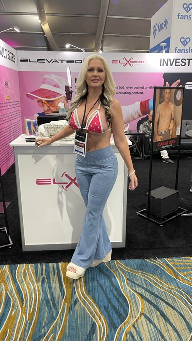 A huge thank you to everyone over at @elevatedx for making this years @AEexpo the best one yet! You guys