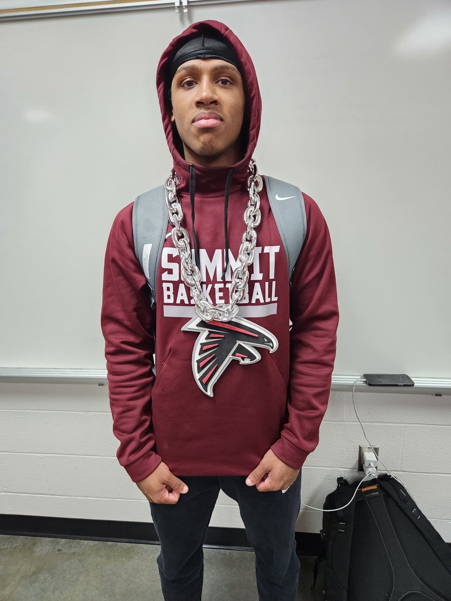 Falcon Game Chain for <a href="/quincy_thomas13/">Quincy Thomas</a> 
Quincy led the way with 21 pts in victory over a solid Union team. Thomas also moves to the top of the record books as the Falcons #1 career assists leader!! Congrats Quincy!!
