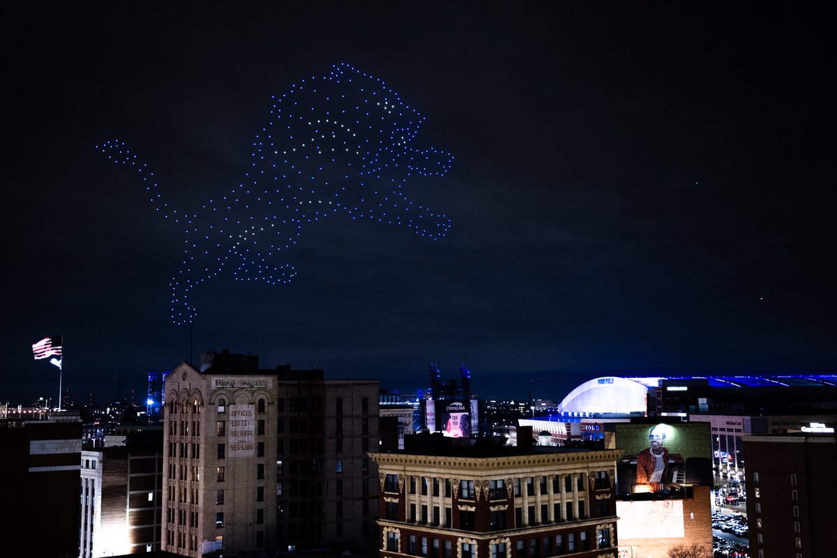 Lions's tweet image. #EasyToCelebrate  you, #OnePride 

 🍻 @budlight