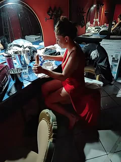 RobertaGemma is live now! https://t.co/PsSNeqPzN2 https://t.co/RFvtaUVjRx