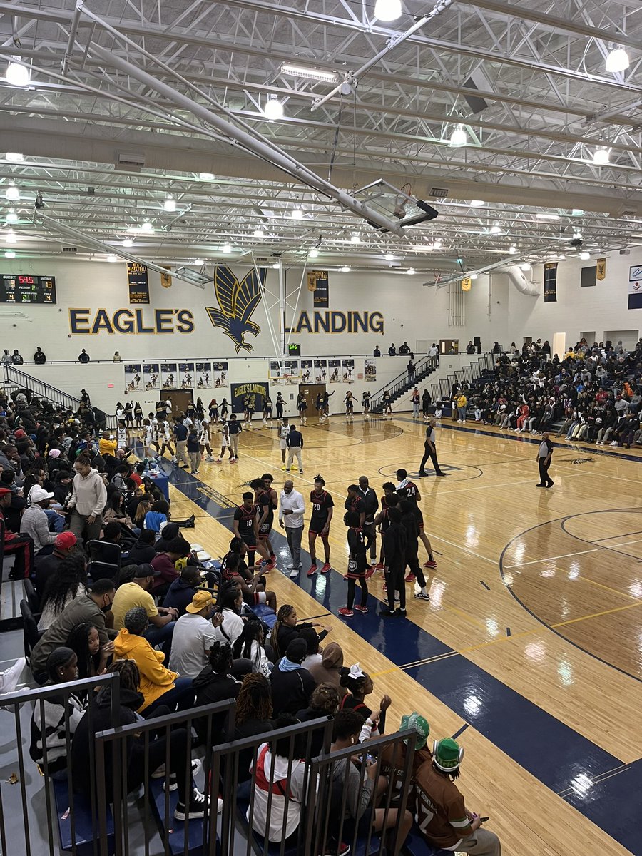 Holla_at_Ayala's tweet image. Even in the pouring rain we still had a sold out crowd for today’s Dutchtown HS Vs Eagle’s Landing HS  basketball double header - and it was intense! #EagleStrong #TheLanding 🦅🦅🦅@DrKeshaJones1 @KindraTukes @RWilliams_EDS @MrArnoldtheGol1