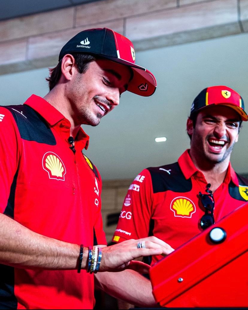 littleDmustdie's tweet photo. Holi, soy Liz de CDMX
-F1 fan desde 2017 uwu
-Soy tifosa, si Leclerc o Sainz no llegan al podio me awito.
-Tbh también staneo un poco a los demás pilotos.
-En mi corazón Kimi y Seb siempre serán los N° 1 #KimiforPresident
-Seamos amiguis🌸
#f1twt24 https://t.co/xZq8z29sS5