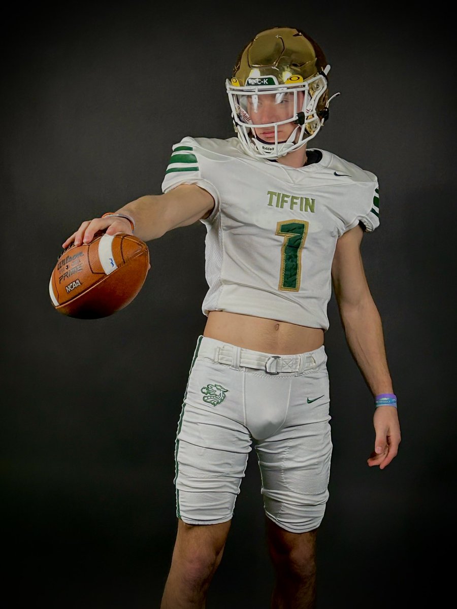 Had a great visit to <a href="/TUDragonFB/">Tiffin University Football</a> yesterday. Thanks <a href="/Coach_ZBlair/">Zack Blair</a> and <a href="/Coach_Ekkens/">Brett Ekkens</a> for this amazing opportunity!

@IkeVEagles1 <a href="/TheD_Zone/">The D Zone</a> <a href="/MIexposure/">Michigan Exposure</a> <a href="/RisingStars6/">Rising Stars Academy</a> <a href="/youngslingersQB/">Joe Youngblood</a>
