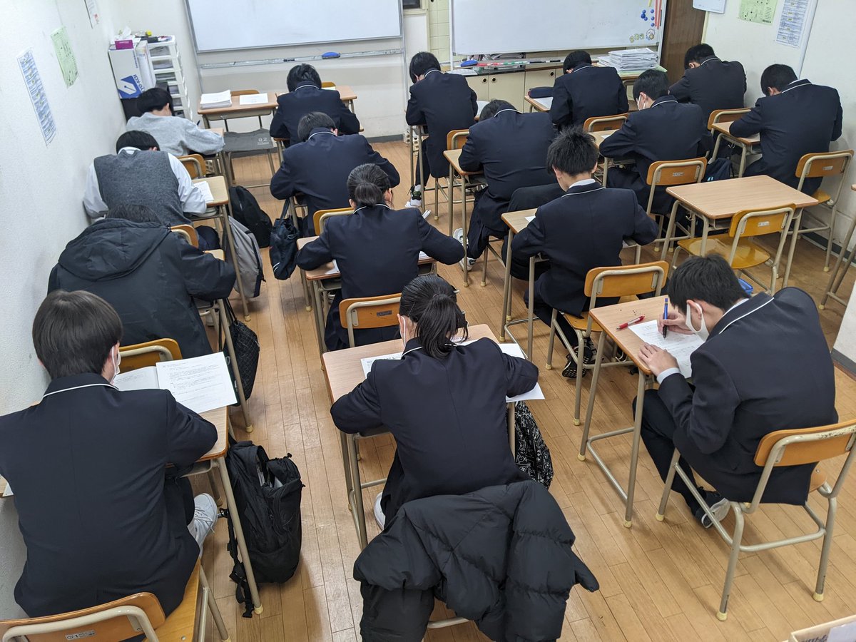 everytsukiguma's tweet photo. 最後の県模試…頑張っています💪
みんな第一志望校に合格して、笑って卒業しようぜ😁

#受験生 ＃塾 ＃学習塾 #高校受験  #頑張れ  #合格祈願  ＃合格 https://t.co/VHN7y2hbJ7