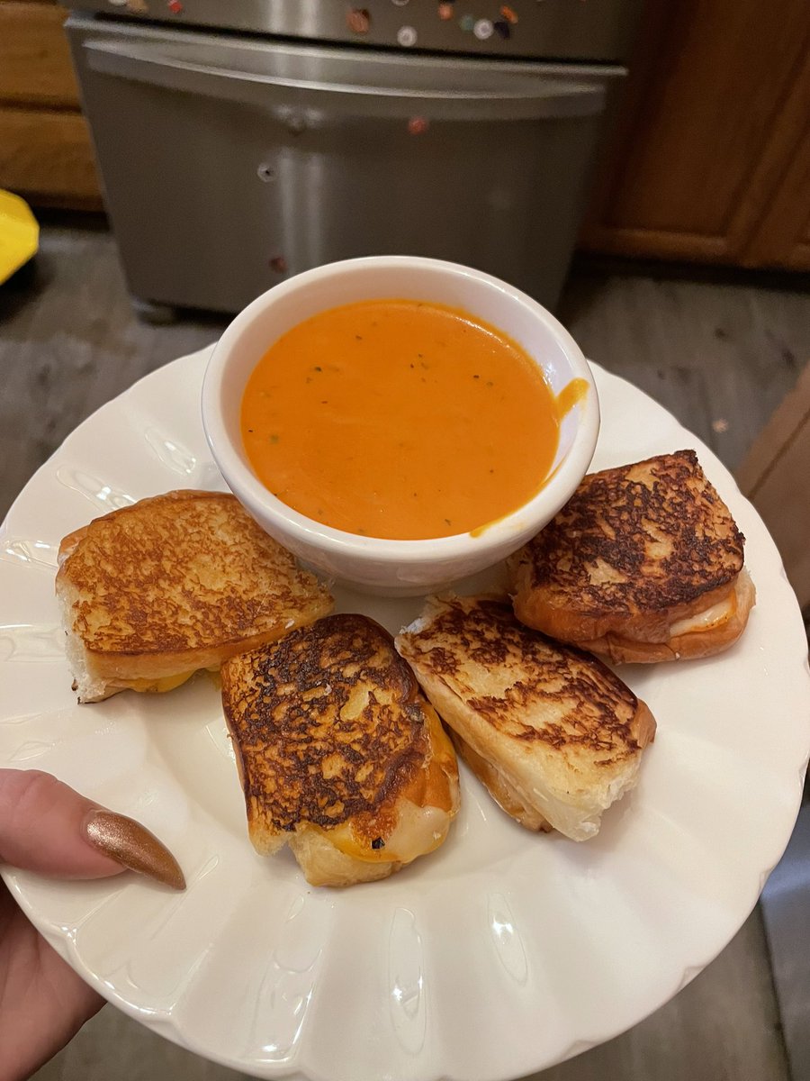 I made mini grilled cheeses n soup want some?
