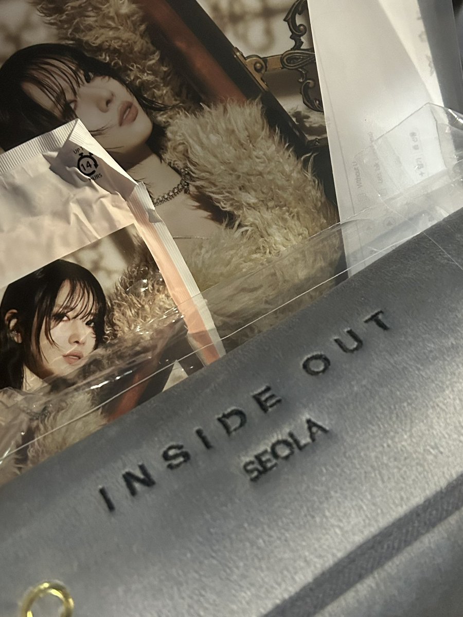 사녹 있는 날마다 역조공 해주는 아이돌 어떤데
설아가 밥 먹여주냐!? 묻는다면…..
먹여줘 먹여줘 먹여준닥고!!!!!!!!!!!!!!!!!
암튼 늘 고마워… 근데 빵수니 아니랄까바 다 빵빵빵 귀여워 ㅜㅠ 추울까바 핫팩 매일 챙겨주고… 담요 센스 미쵸따 평생 설아해야 되. 🖤