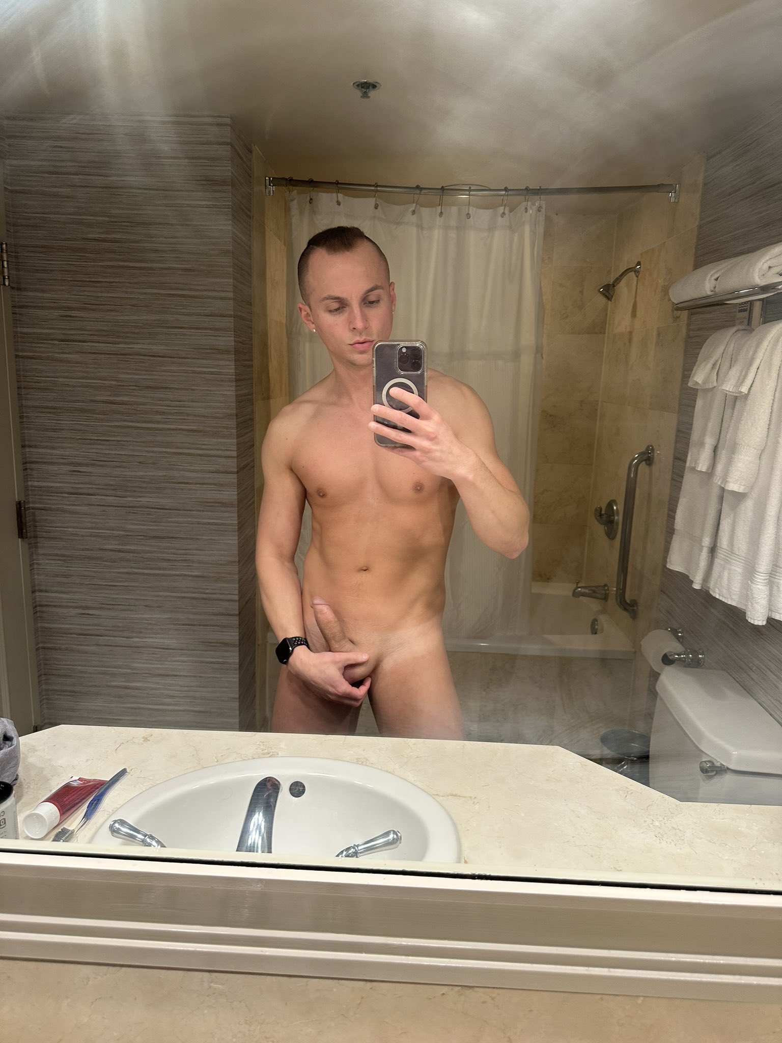 I need a helping hand 🤚 https://t.co/4sYCGEnfsf