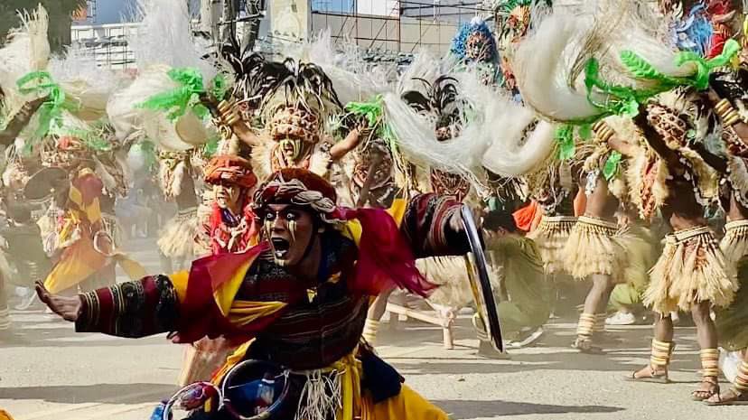 dailyguardianph's tweet photo. LOOK: The Tribu Ilonganon of Jalandoni Memorial National High School mesmerizes the audience with their performance, narrating tales of the Ilonggo people at Iloilo Provincial Capitol (Stage 2). https://t.co/1QzXD7zZ2v