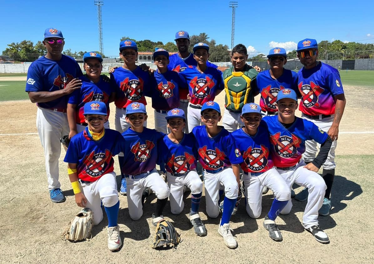 AsoBeisAragua's tweet photo. Felicitamos a la escuela @barrigoncitos de #LigaMunicipal ⚾ por titularse Campeones del Campeonato Estadal de #Clubes2024 categoría #infantilAA 🏆 copa "Jhon Trujillo" en Palo Negro 🏟️
Igualmente felicitamos a la escuela #BravosNew por el Sub-Campeonato 🏆🙌🏻
#TalentoAragueño https://t.co/b9aK5SI2en