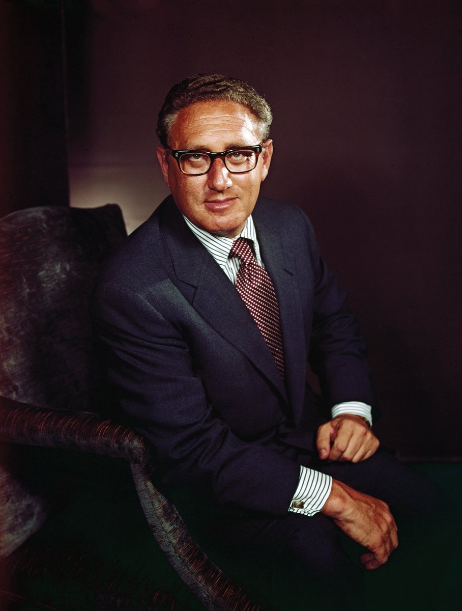 ConservaWonk's tweet image. I think about this every day.
A 🧵
#Kissinger #History #Philosophy
"History knows no resting places and no plateaus. All societies of which history informs us went through periods of decline; most of them eventually collapsed.