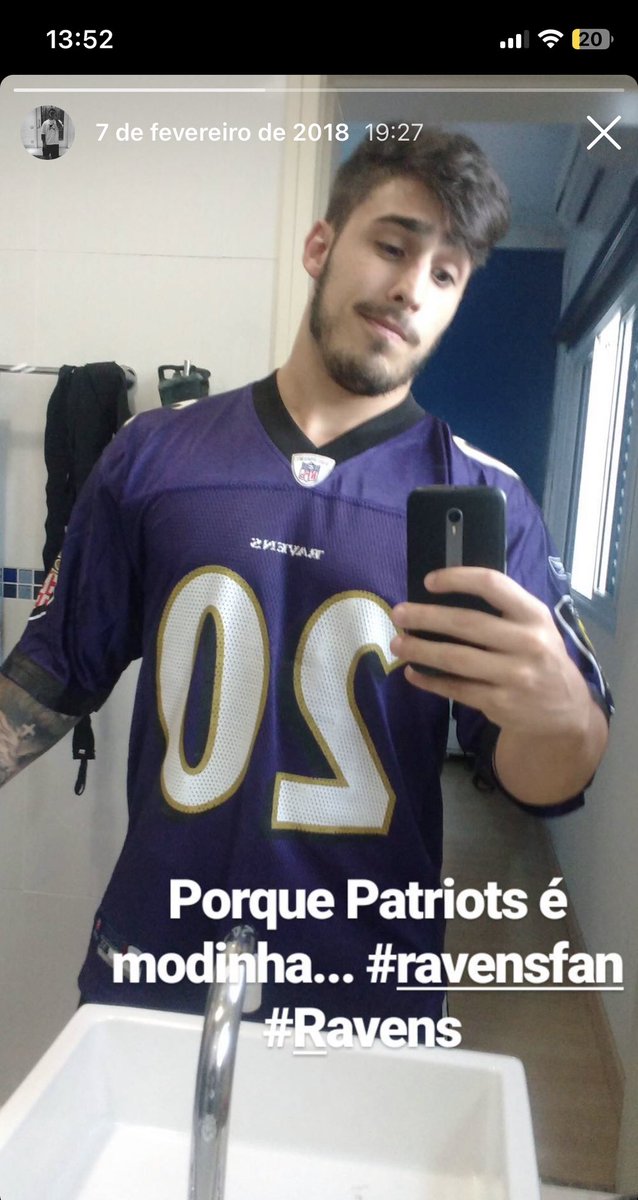GabrielAbreeuS's tweet photo. Foto antiga pra dizer:
Não é de hoje não meus amigos, isso aí é 2018 mas o amor é bem antes! 😈🖤 https://t.co/loG4p18457