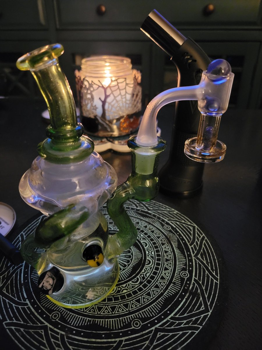 ThatFknGuy4420's tweet image. Loving the new @joeitza marbles I got off dabbingsupplies.com!
If you haven't yet, go check them out! Use my promo code: JASP4420 for a little extra off.
#Mmemberville #dabb