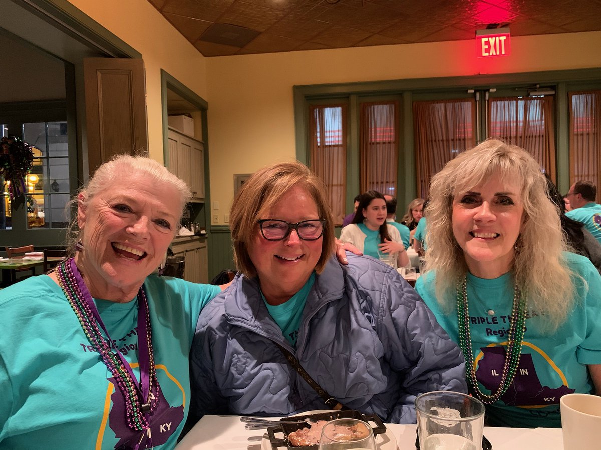 AlzKYIN's tweet photo. Saturday at the #ALZSummit our Chapter Executive spoke to a crowd and our #ProudVolunteer were also in the audience to support her! https://t.co/gnSCBI2YMn