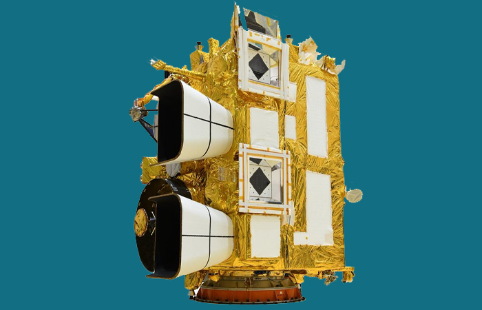 gujratsamachar's tweet photo. ISRO ના નામે નોંધાશે વધુ એક સિદ્ધિ, નવા મિશન INSAT-3DSનો શું છે ઉદ્દેશ્ય? ક્યારે લોન્ચિંગ?

#ISRO  #IsroNewMission #newsatellite #INSAt3DS #Weathersatellite

https://t.co/S5BMZ5lqRV https://t.co/5An7mMfK3l