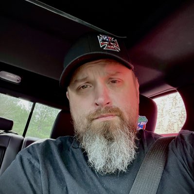 iamroberson's tweet photo. #NewProfilePic https://t.co/BHeCl6KCqy