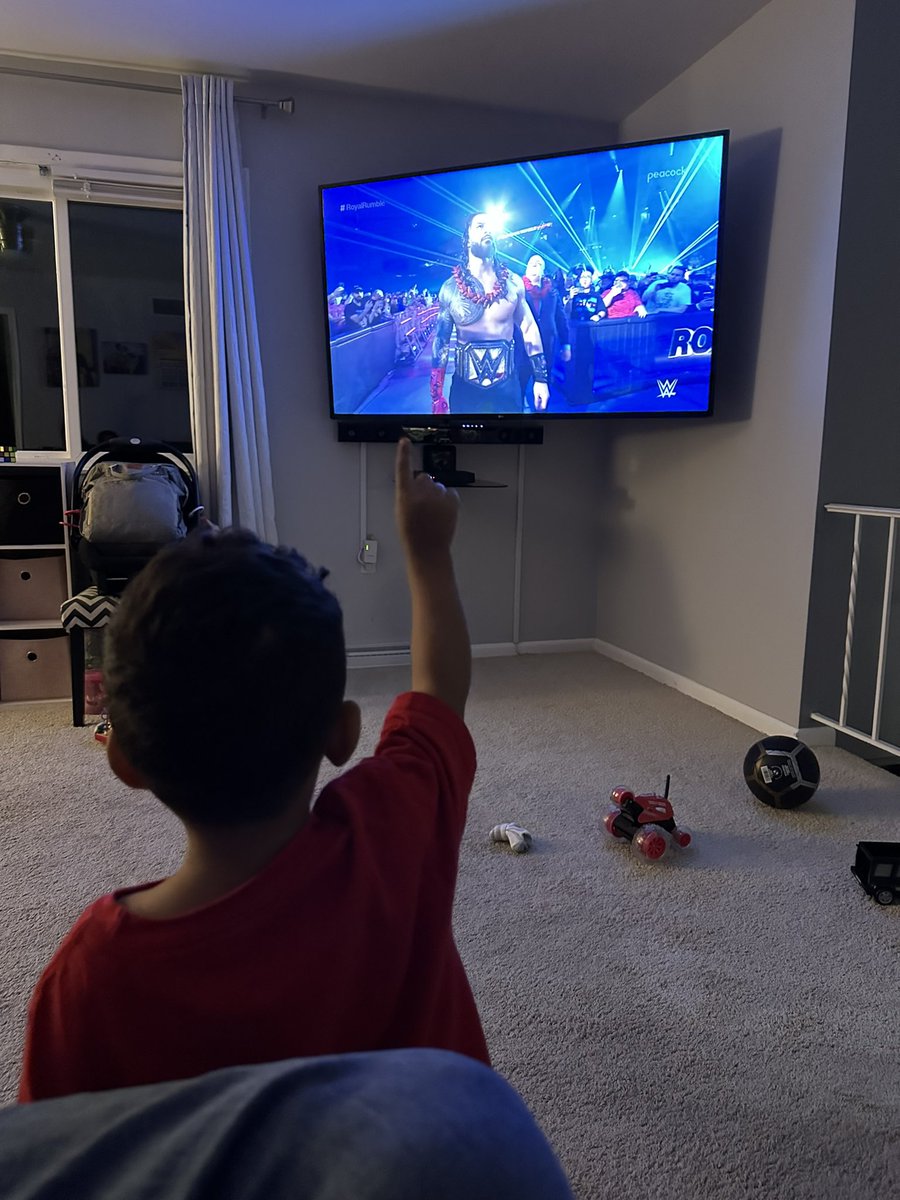 StevenColomer's tweet image. He acknowledges his tribal chief @ 2 years old. #RoyalRumble2024 #RoyalRumble  #RomanReigns #WWE #TripleH #LAKnight #RandyOrton #AJStyles