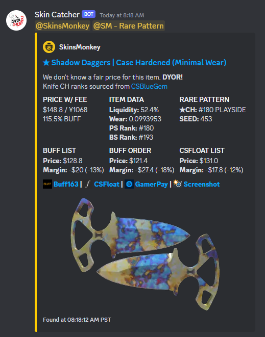 SkinGrabbersCS's tweet photo. A new CS2 player decides to open some Revolver cases.

He opens a very blue Karambit, but her favorite color is green, so they swap it on SkinsMonkey.

They got a nice pair of Shadow Daggers Emerald instead.

Somebody else is very happy too. https://t.co/ihG9SJQrks