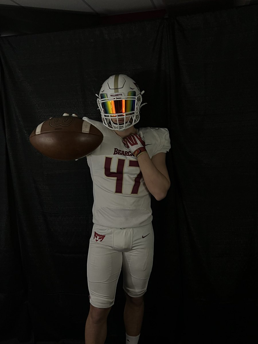 braden_capser's tweet photo. Had a great visit at Willamette University! Thank you to the coaches, staff and players for having me. 

@AricWilliams3 @CoachMagana @CoachDBOWU @Rude_WUBearcats @benlweiner @wubearcats @WillametteFB https://t.co/p7ihcr2Dan