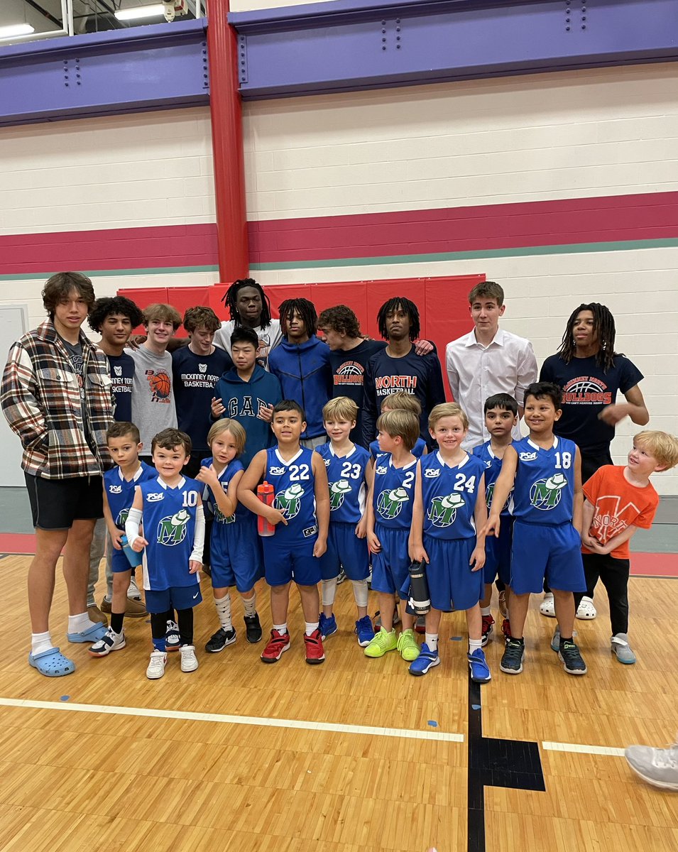 MNHSboyshoops's tweet image. What are most teenagers doing on a Saturday night?
Our Dawgs chose to go cheer on the Mighty Mavericks! Who also happen to be our LOUDEST, MOST EXCITED, MOST ENERGETIC, ABSOLUTE BEST FANS WE GOT! Happy we got to return the cheers! 📣📣
Love Seeing Dawgs Cheer On Future Dawgs! 🏀