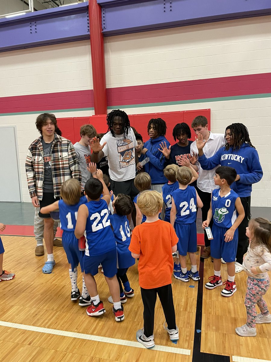 MNHSboyshoops's tweet image. What are most teenagers doing on a Saturday night?
Our Dawgs chose to go cheer on the Mighty Mavericks! Who also happen to be our LOUDEST, MOST EXCITED, MOST ENERGETIC, ABSOLUTE BEST FANS WE GOT! Happy we got to return the cheers! 📣📣
Love Seeing Dawgs Cheer On Future Dawgs! 🏀