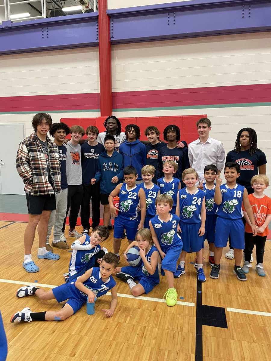 MNHSboyshoops's tweet image. What are most teenagers doing on a Saturday night?
Our Dawgs chose to go cheer on the Mighty Mavericks! Who also happen to be our LOUDEST, MOST EXCITED, MOST ENERGETIC, ABSOLUTE BEST FANS WE GOT! Happy we got to return the cheers! 📣📣
Love Seeing Dawgs Cheer On Future Dawgs! 🏀