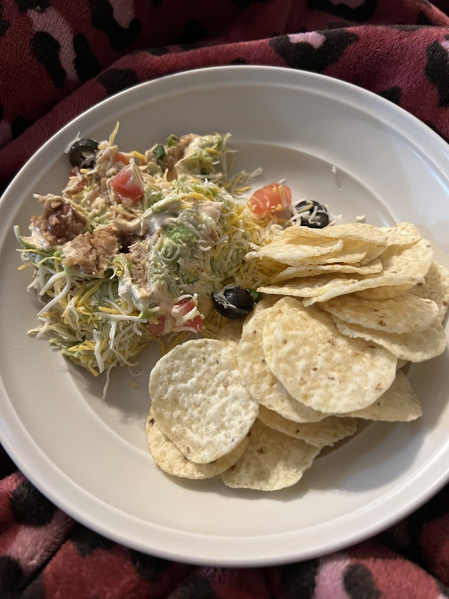 I got my snack and watching my favorite weekend show!
#OPLive #OPLiveNation