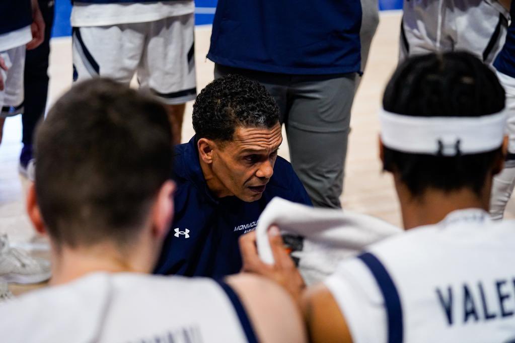 Jaden Daly (@dalydoseofhoops) on Twitter photo “It’s just cool that you’ve gotten to have a job this long to be able to hit this number.”
King Rice got emotional after <a href="/MonmouthBBall/">Monmouth Basketball</a>’s win today, the 200th in a career of a man who has struggled and lost, persevered and survived: dalydoseofhoops.blogspot.com/2024/01/king-r… #FlyHawks #CAAHoops “It’s just cool that you’ve gotten to have a job this long to be able to hit this number.”
King Rice got emotional after <a href="/MonmouthBBall/">Monmouth Basketball</a>’s win today, the 200th in a career of a man who has struggled and lost, persevered and survived: dalydoseofhoops.blogspot.com/2024/01/king-r… #FlyHawks #CAAHoops
