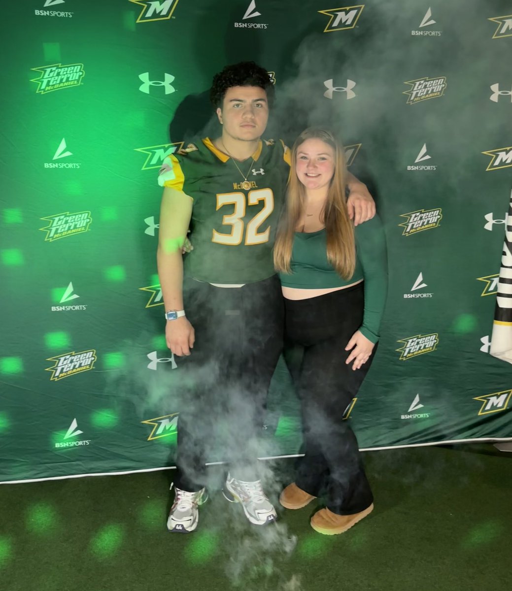 TaevonLegrande's tweet photo. Official Visit 💚💛
#ForTheRoom #ProtectTheRoom #KeepIt100
@DavidH51 @CPiercy4 @AndrewErby @LeaneBeckey @SteeltonRoller https://t.co/mjLYu6bqeA