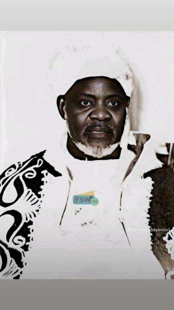 Lâ imî farssa lihâlî Qad dahânî mâ dahânî                                        Arrête de me critiquer Car je suis ébloui par ce que j‟ai vu❤️📌