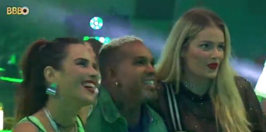 RebobinaOFilme's tweet image. CAMARÃO QUE DORME A ONDA LEVAAAAAAA.... 🗣️ #bbb24 #zecapagodinho #modostone