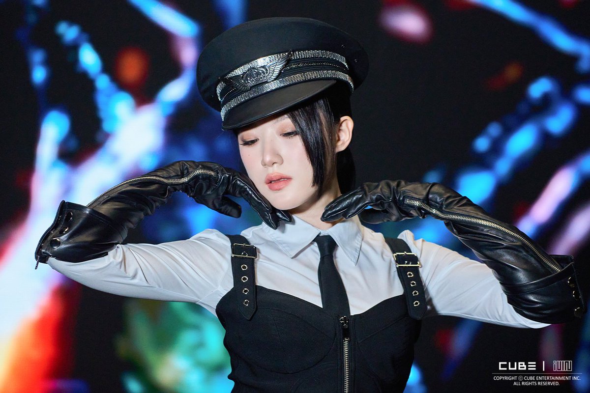 #SHUHUA - Story Film Behind The Scenes

#슈화 #舒華 #シュファ