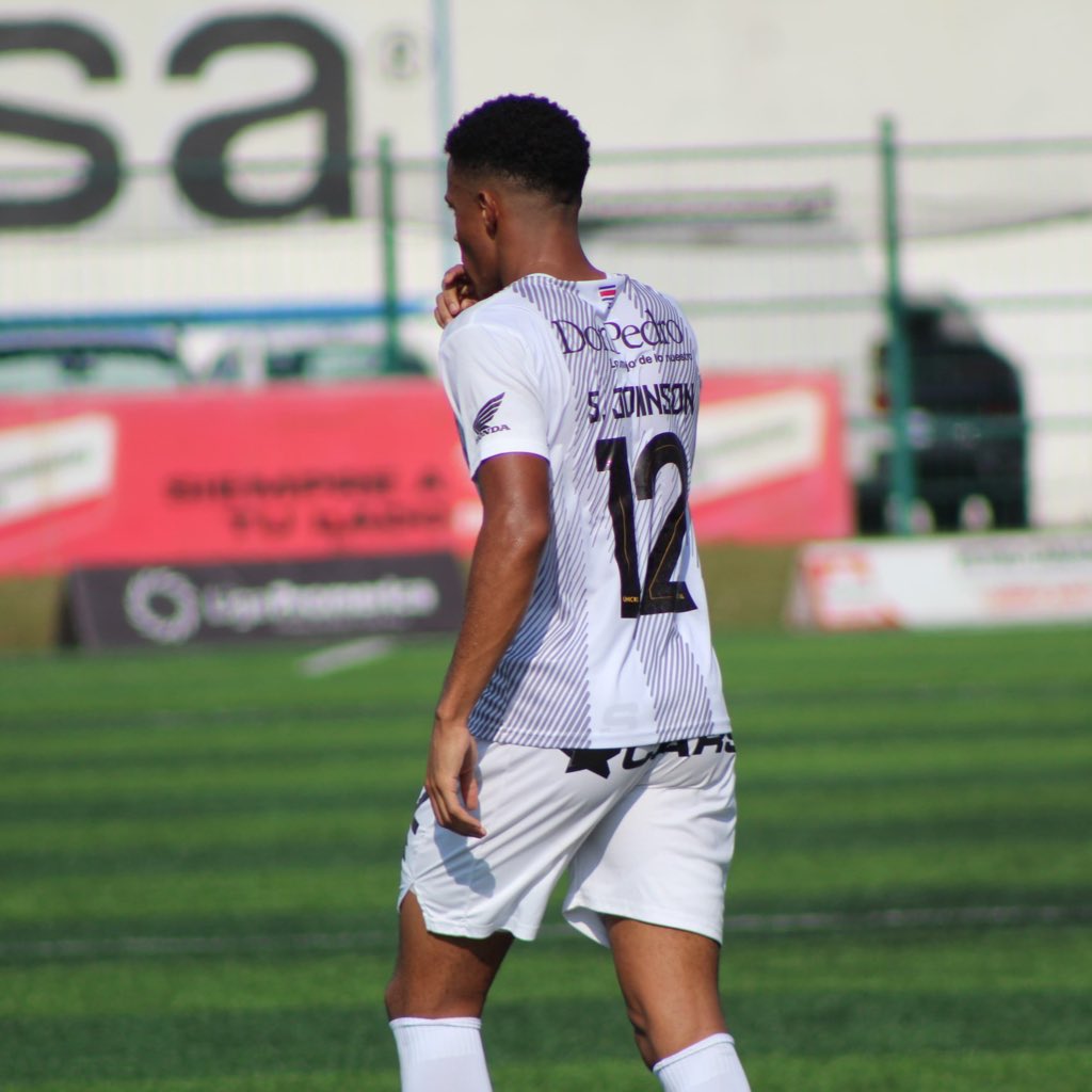 Los sueños se cumplen, Shawn Johnson anotó su primer gol con Herediano