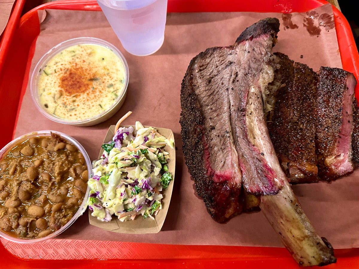 Apparently in Texas #ThreeSidesMinimum comes with a slow smoked brontosaurus rib

Truly incredible feast at @TerryBlacks_BBQ