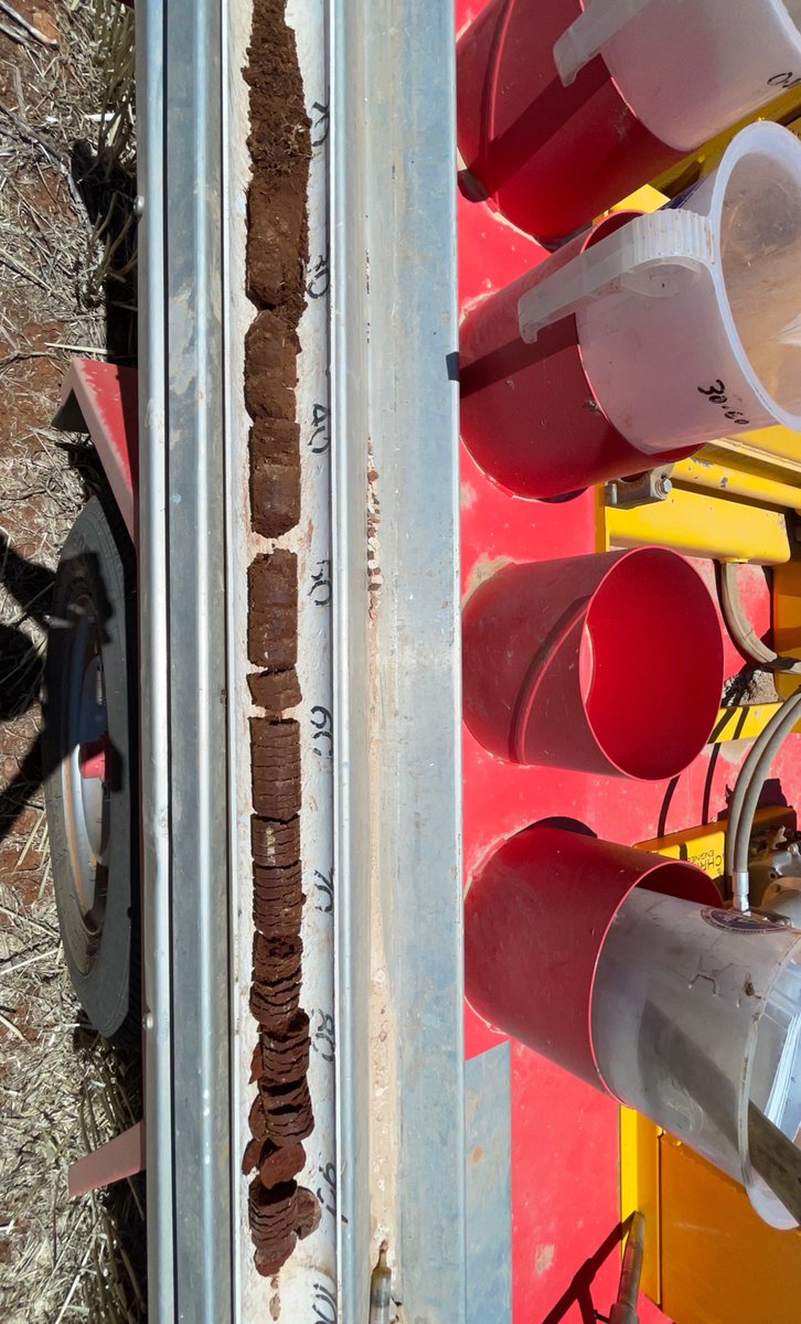 BethSleep's tweet image. EM38 is great to pick light vs. heavy soils types… But still requires a lot of ground truthing to identity different clay types. 

That’s why gamma peaked my interest. A current @UnfsNorth project looks at how gamma layers can map clay types. 

Join us Wed to learn more. 🔬🗺️🚜