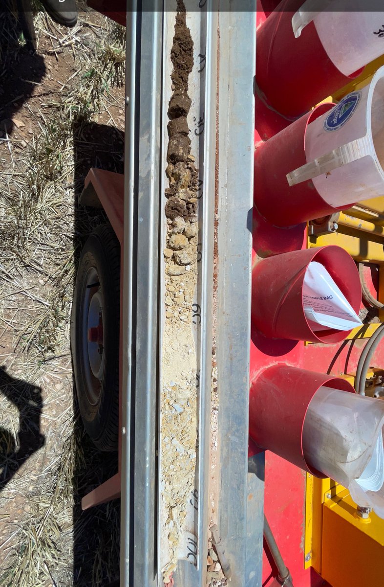 BethSleep's tweet image. EM38 is great to pick light vs. heavy soils types… But still requires a lot of ground truthing to identity different clay types. 

That’s why gamma peaked my interest. A current @UnfsNorth project looks at how gamma layers can map clay types. 

Join us Wed to learn more. 🔬🗺️🚜