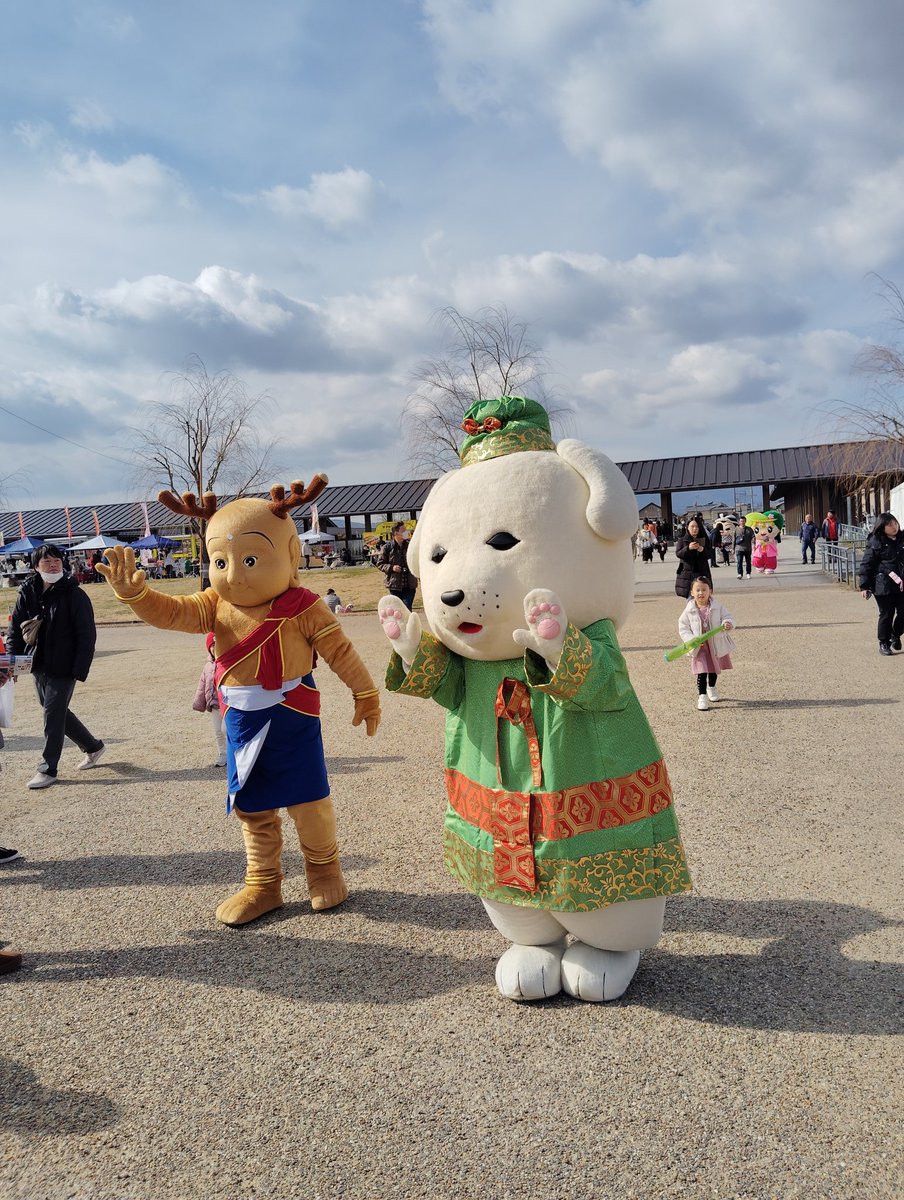 hauchan39's tweet photo. 大好きな雪丸とせんとくんのツーショット撮れたし
昨日撮れなかっわたせんとくんとのツーショットも撮れた！！
よし！！帰ろう https://t.co/SP8XaENR47