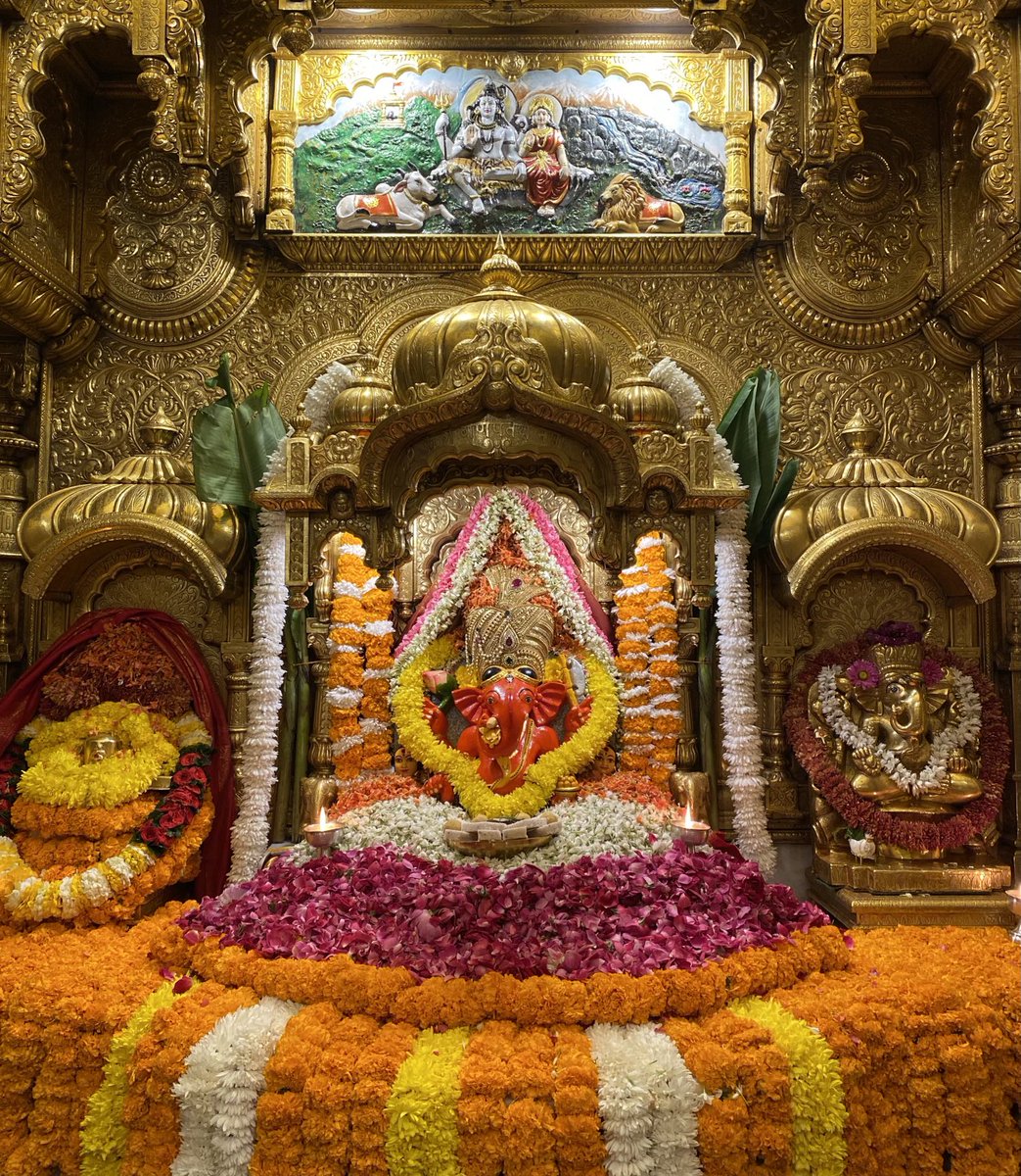 KommawarSwapnil's tweet photo. ऊँ गं गणपतये नमः🙏🙏 https://t.co/7uF4gbl4i6