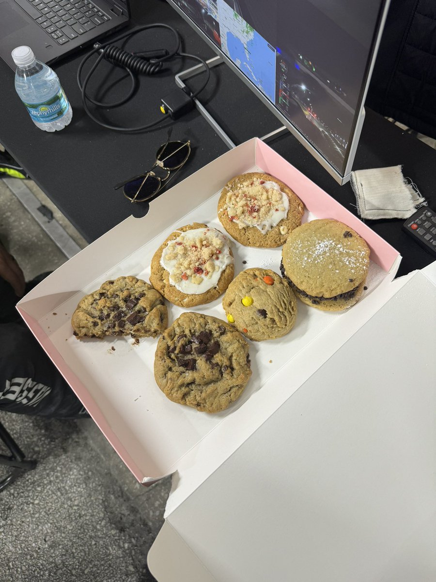 We had @CrumblCookies thanks to @reneedicherri and @_Jay_Shuster_. What are you guys having @VIRNow?