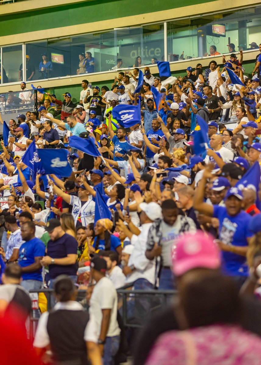 OmarLFernandez's tweet photo. ¡El que gana es el que goza!

Por segundo año consecutivo El Glorioso equipo de @TigresdelLicey nos pone a celebrar.

La corona #24 ha llegado para ratificar que somos el mejor equipo del caribe 🐯🏆.

¡Orgulloso de los campeones, me estoy acostumbrando 👏🏻! https://t.co/pm83F3NkFa