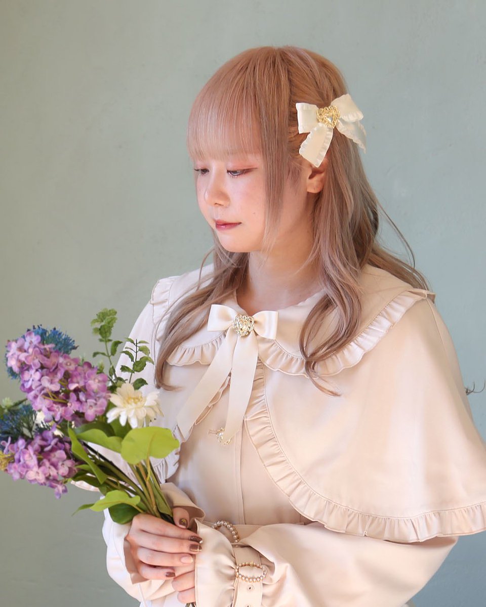 New Item☑︎ 明日1/29(月)販売START📢 🏷️Dolly Ribbonケープ