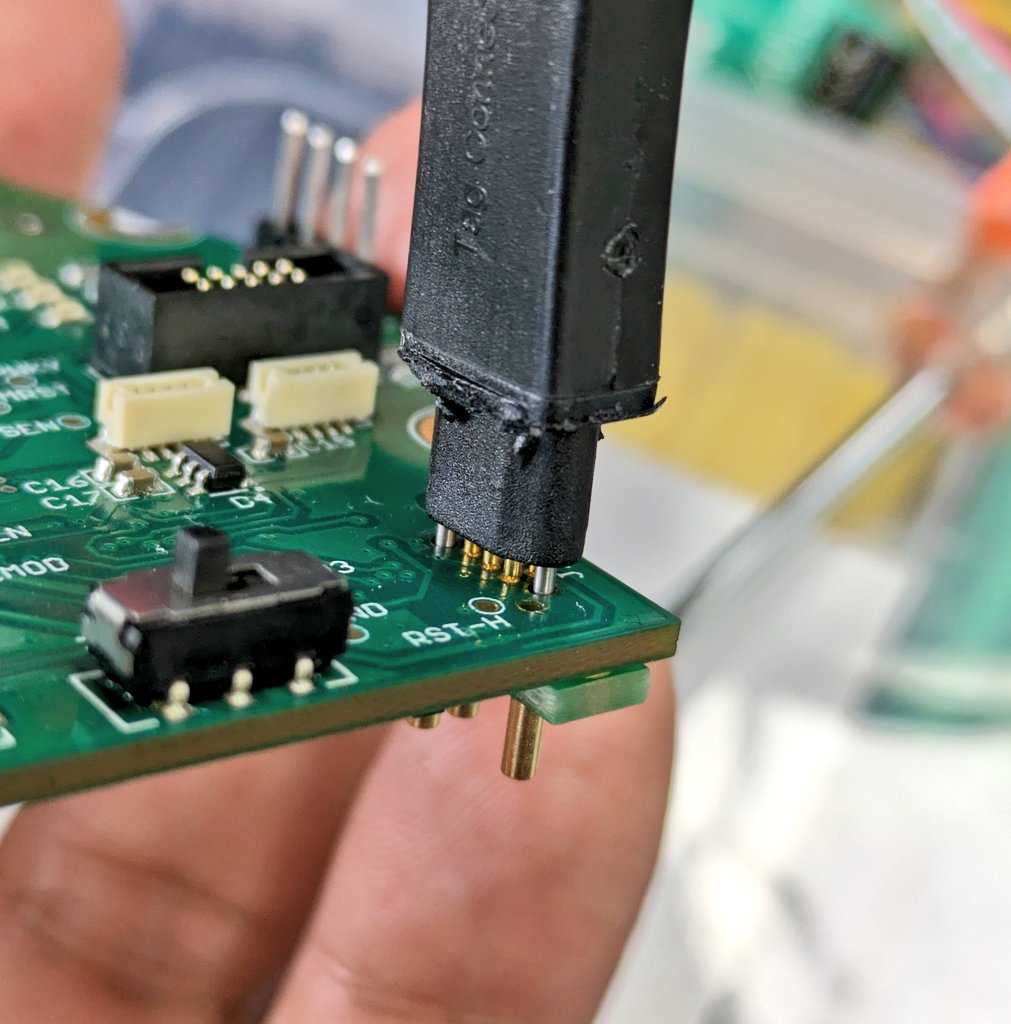 IObrizio's tweet image. Programming cable TC2030-IDC-NL
🔸6 pin 0.05" pitch
🔸I use this for programming through SWD interface.
🔸Small form factor 🤝
🔗tag-connect.com/product/tc2030…
#stm32 #nxp #esp32 #hardware #arm