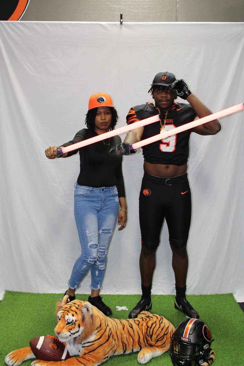 Desmond Dixon tweet media