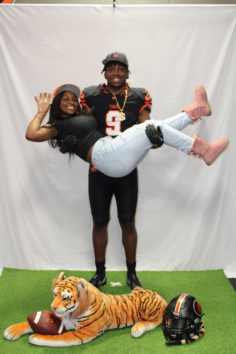 Desmond Dixon tweet media